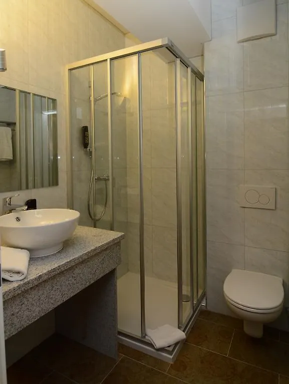 Hotel Vogelweiderhof Salzburg 3*,