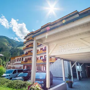 Jufa Alpenhotel Saalbach-jokercard Im Sommer Inklusive Hotell Saalbach-Hinterglemm